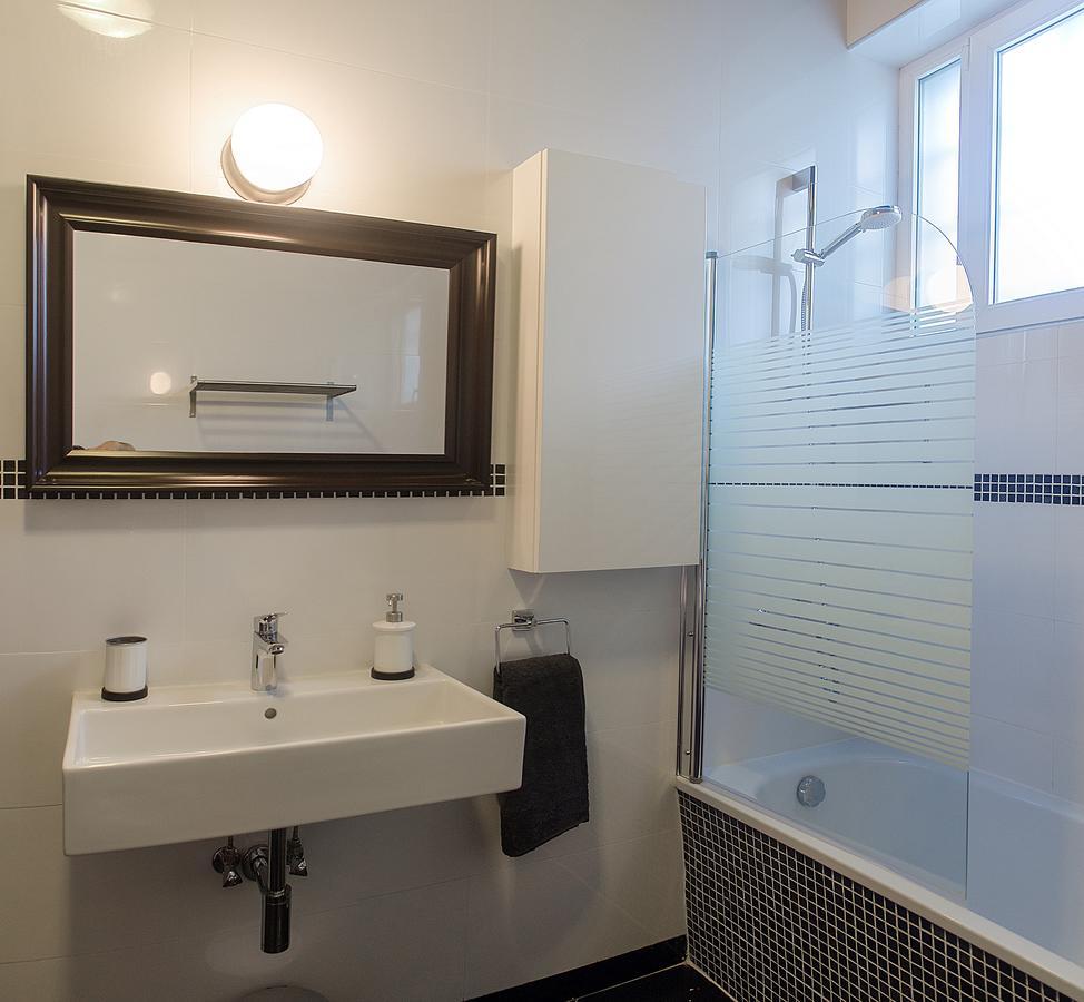 Tiflislux Apartment - Old City Philarmonic Εξωτερικό φωτογραφία