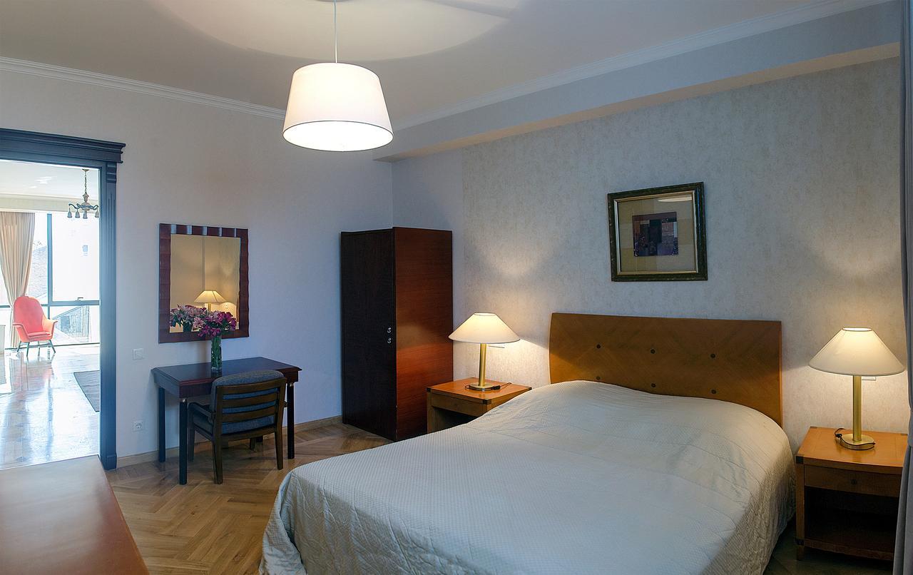 Tiflislux Apartment - Old City Philarmonic Εξωτερικό φωτογραφία