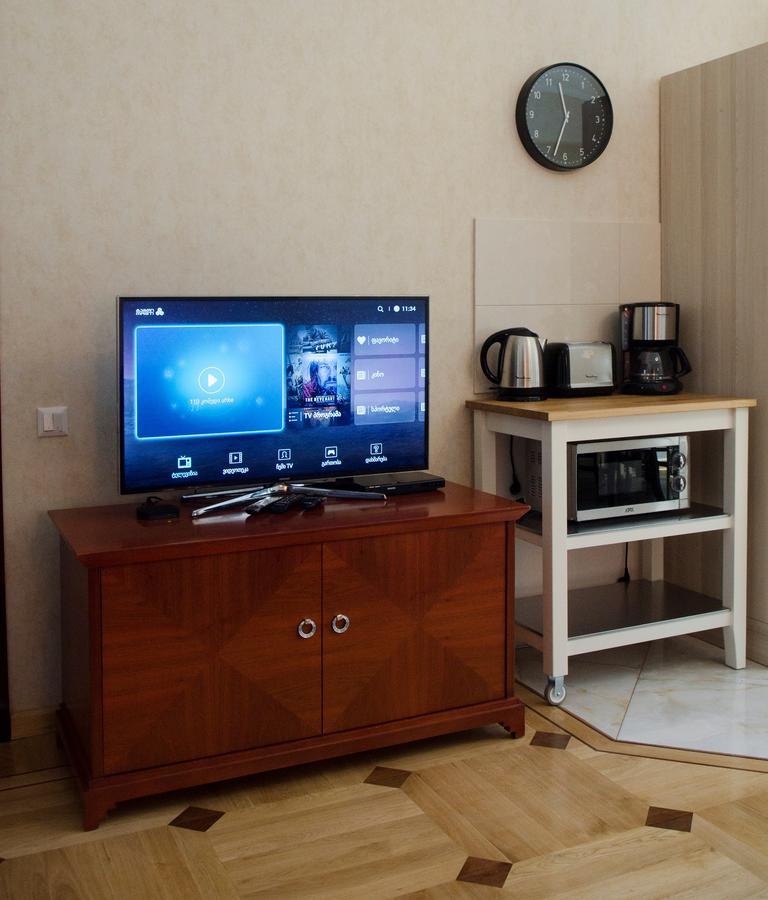 Tiflislux Apartment - Old City Philarmonic Εξωτερικό φωτογραφία
