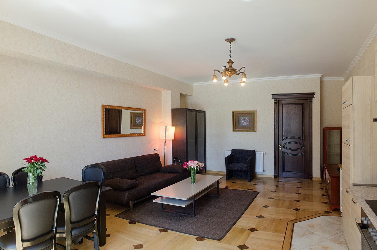 Tiflislux Apartment - Old City Philarmonic Εξωτερικό φωτογραφία