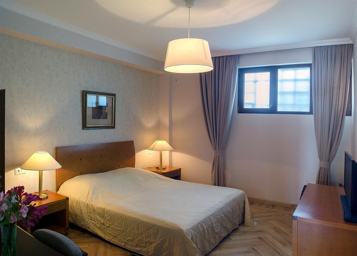 Tiflislux Apartment - Old City Philarmonic Εξωτερικό φωτογραφία