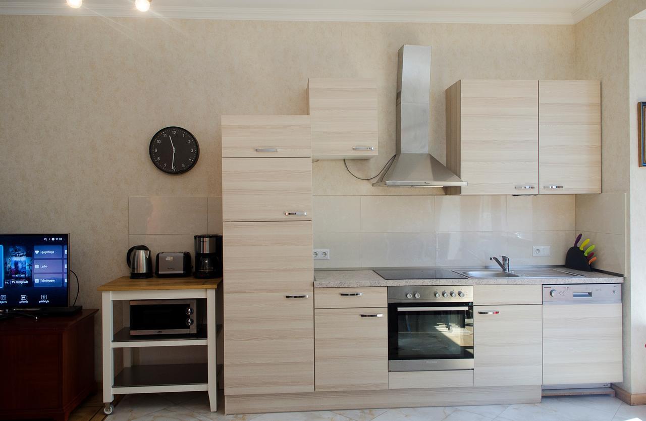 Tiflislux Apartment - Old City Philarmonic Εξωτερικό φωτογραφία