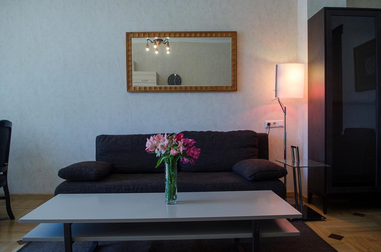 Tiflislux Apartment - Old City Philarmonic Εξωτερικό φωτογραφία